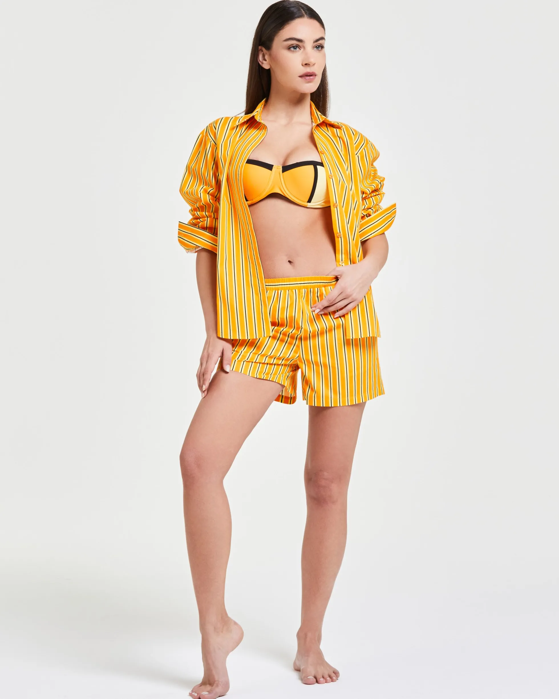 Pompea x Silvian Heach shorts con fantasia rigata